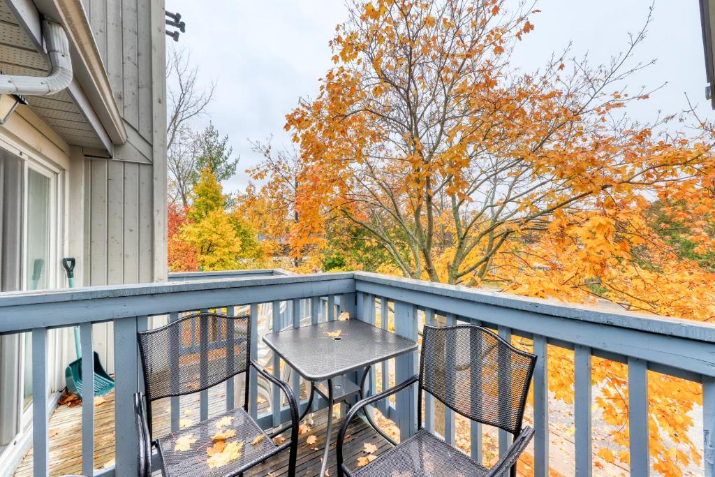 Condo 214 at North Creek Resort by Vacasa II — Hotel in The Blue Mountains (ON)
