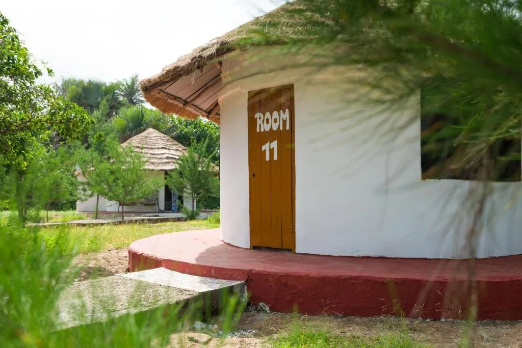 Tamba Kuruba Eco-lodge，位于Folonko的酒店