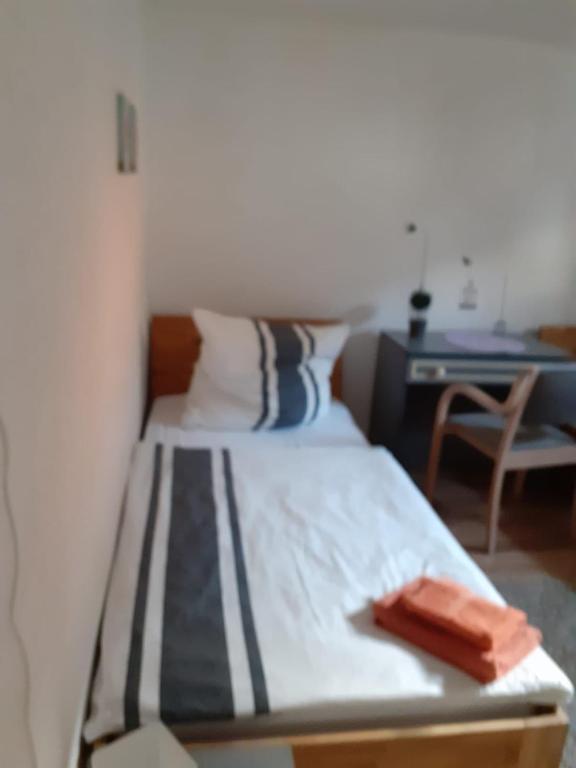 Souterrain Apartment Laatzen photo