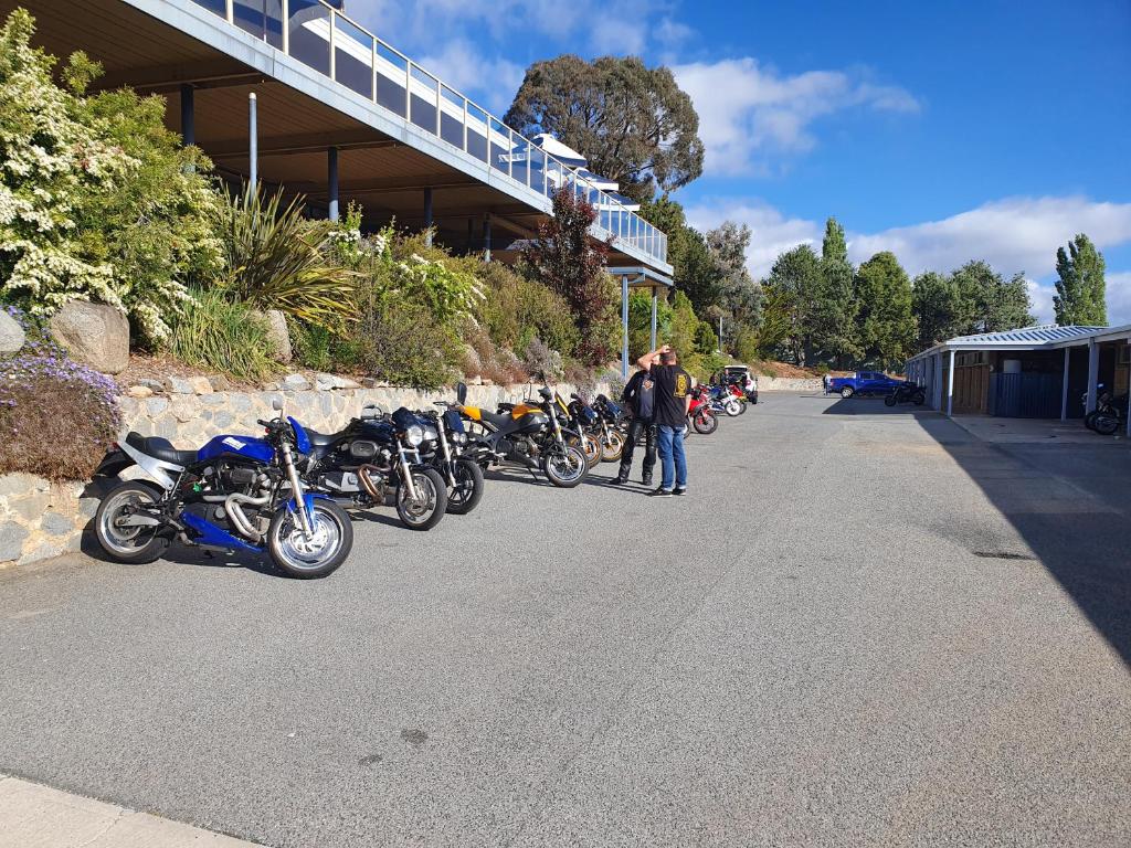 Lake Jindabyne Hotel photo