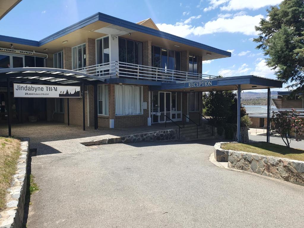 Lake Jindabyne Hotel photo