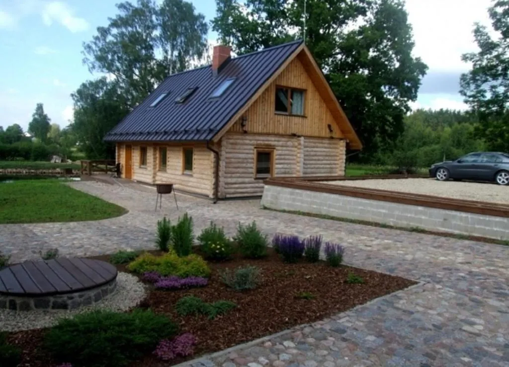 Vilks un Briedis Holiday Home & Wellness Area, hotel v destinaci Smiltene