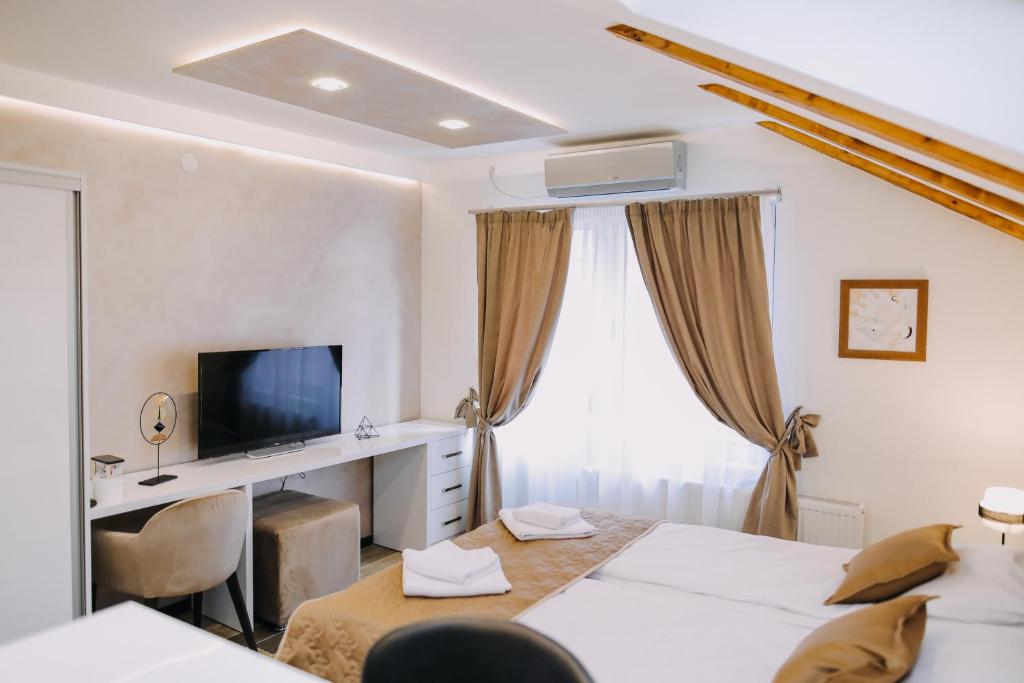 Prima Lux Apartments & Studio - 2