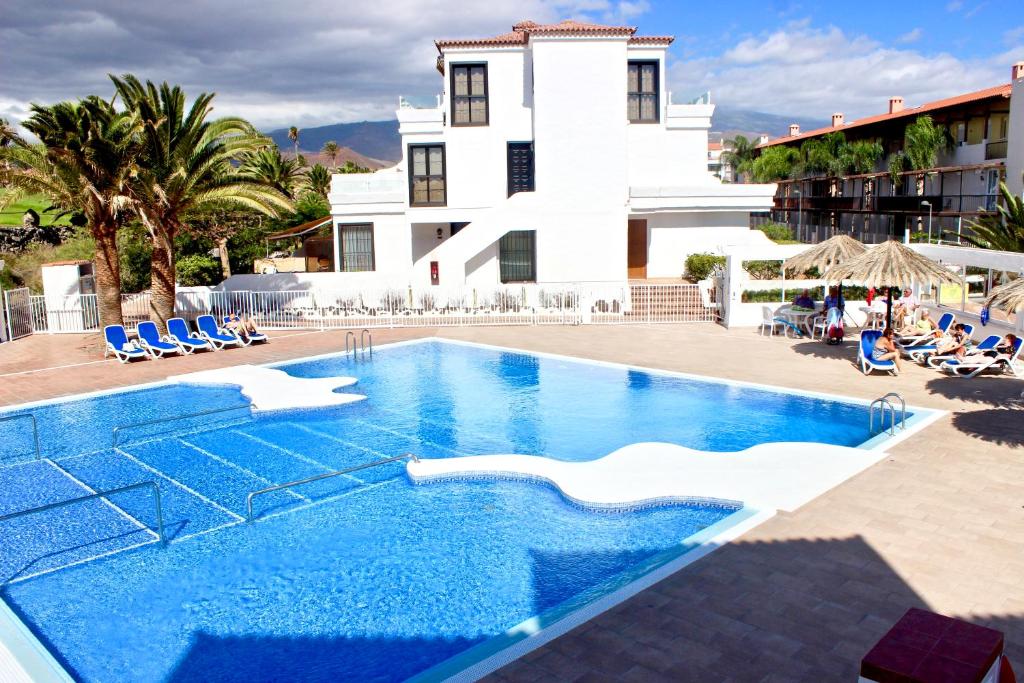 2 BDR,2 BATH Amarilla Golf Apartment - 1