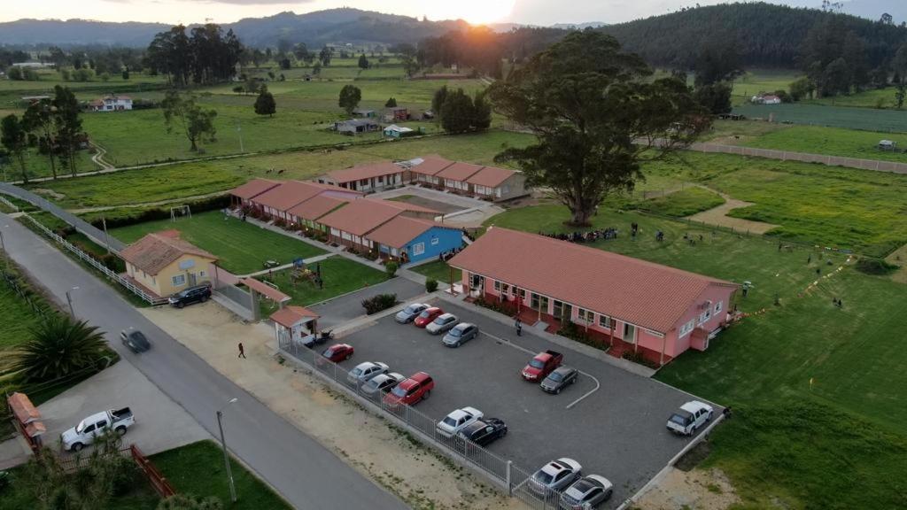 HOTEL EL JUNCAL CIARA — Hotel in Duitama