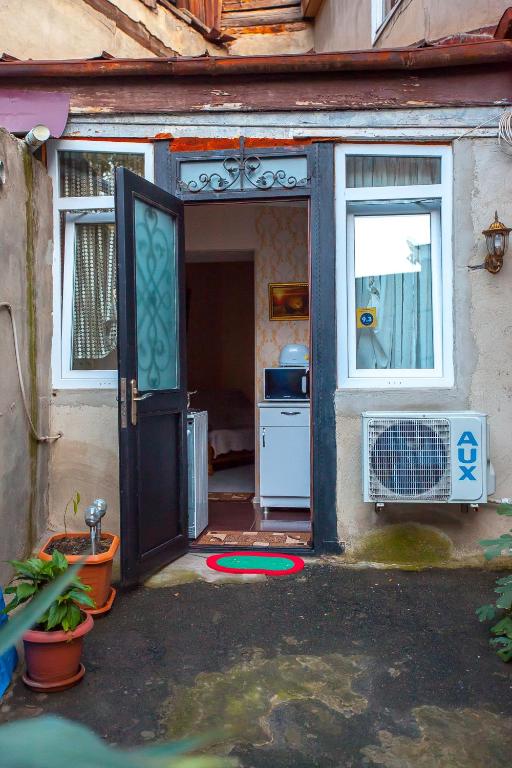 Guest House Happy Holidays photo