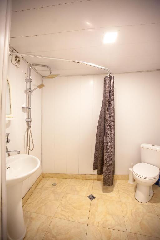 Guest House Happy Holidays photo