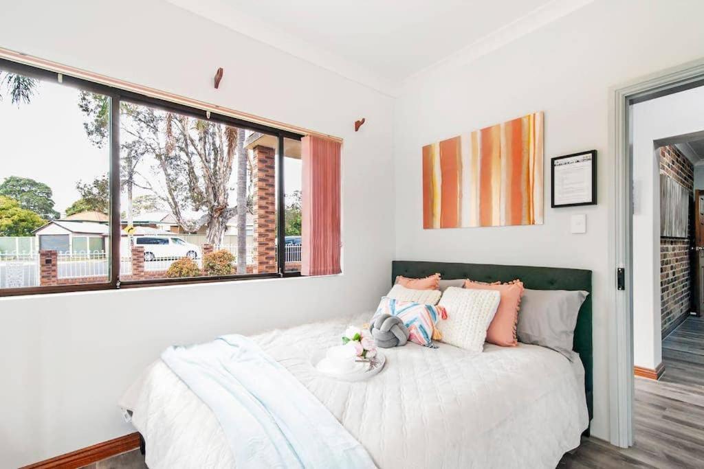 1 Private Double Room In Berala 1 minute away from Train Station - ROOM ONLY