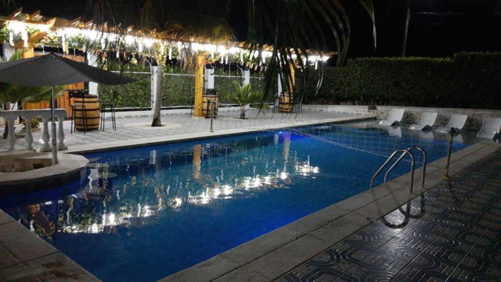 hoteles con piscina al aire libre en