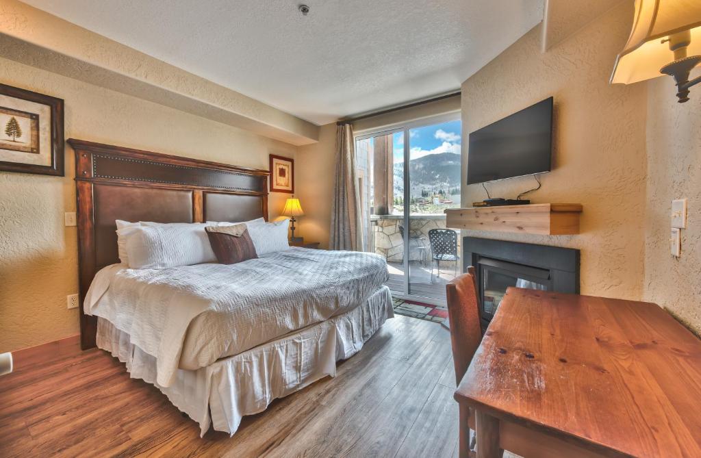 Steps to skiing, hotel room, mountain views, shared hot tub, sauna, steam room, fitness room 223A, Park City