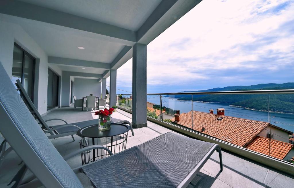 Apartment Vanilla II with beautiful Seaview, Rabac