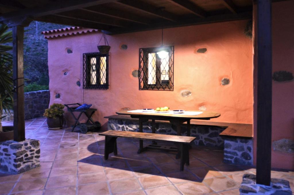 Finca Las Olivas - Unique country house with heated pool - 3