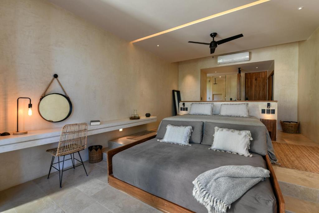 Casa Agape Boutique Hotel Rooftop Pool & Beach club access - 2