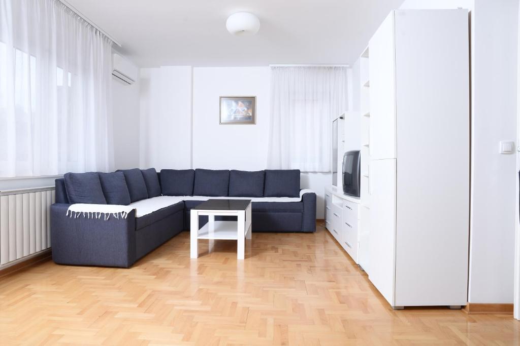 Zap apartman — Hotel in Belgrade