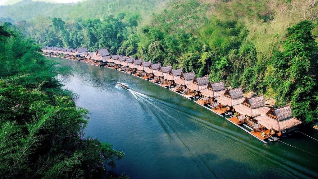 The Float House River Kwai, hotel v destinaci Sai Yok