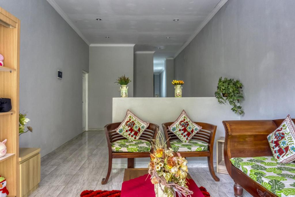 RedDoorz near Sindu Kusuma Edupark 2 photo