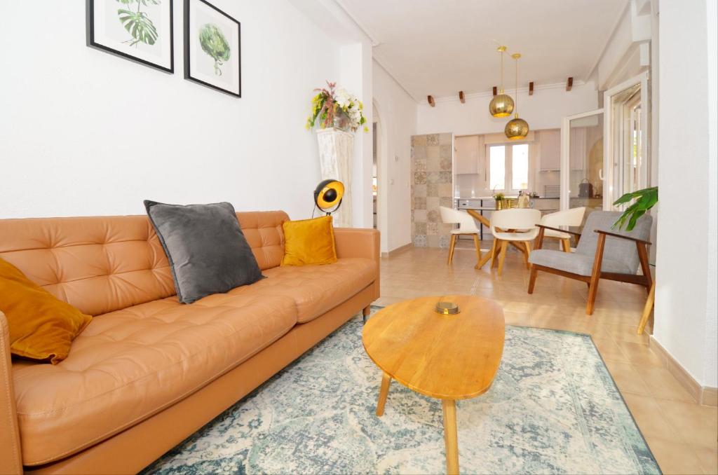 Punta Prima Pleasure with private parking in a gated community close to the beach - 4