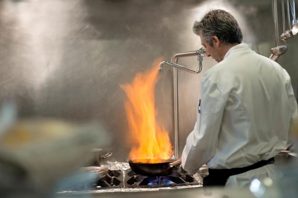 Dining Image