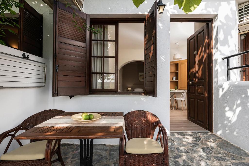 Alianthos Suites 전경