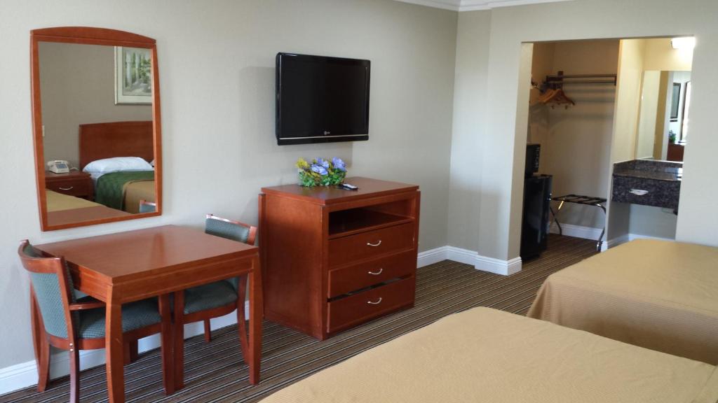Regency Inn photo