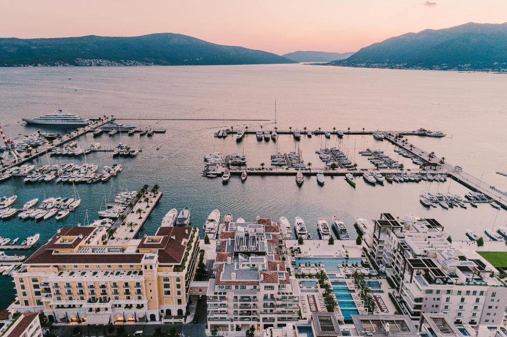 Regent Porto Montenegro - 5