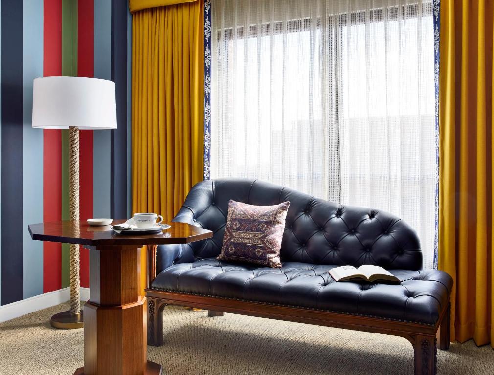 Graduate Annapolis Photo 18