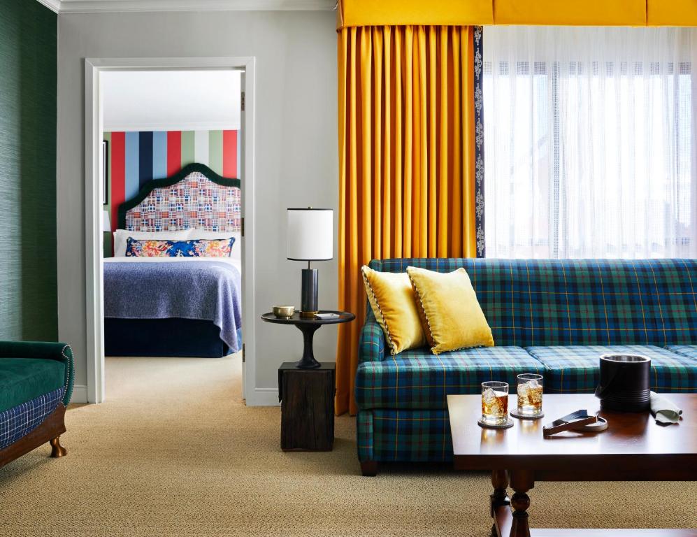 Graduate Annapolis Photo 41