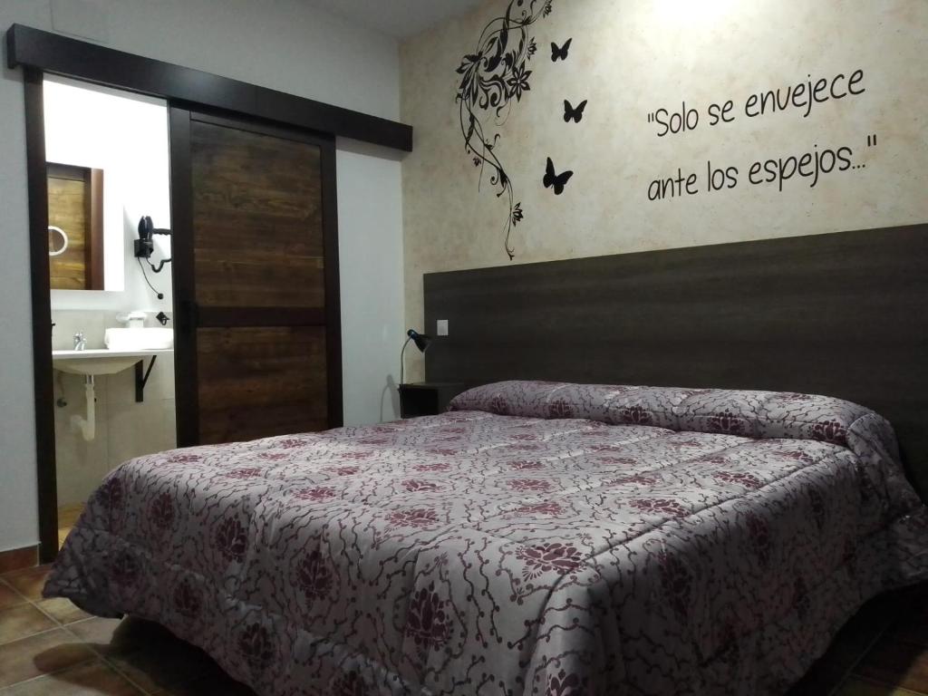 4. HOSTAL A..
