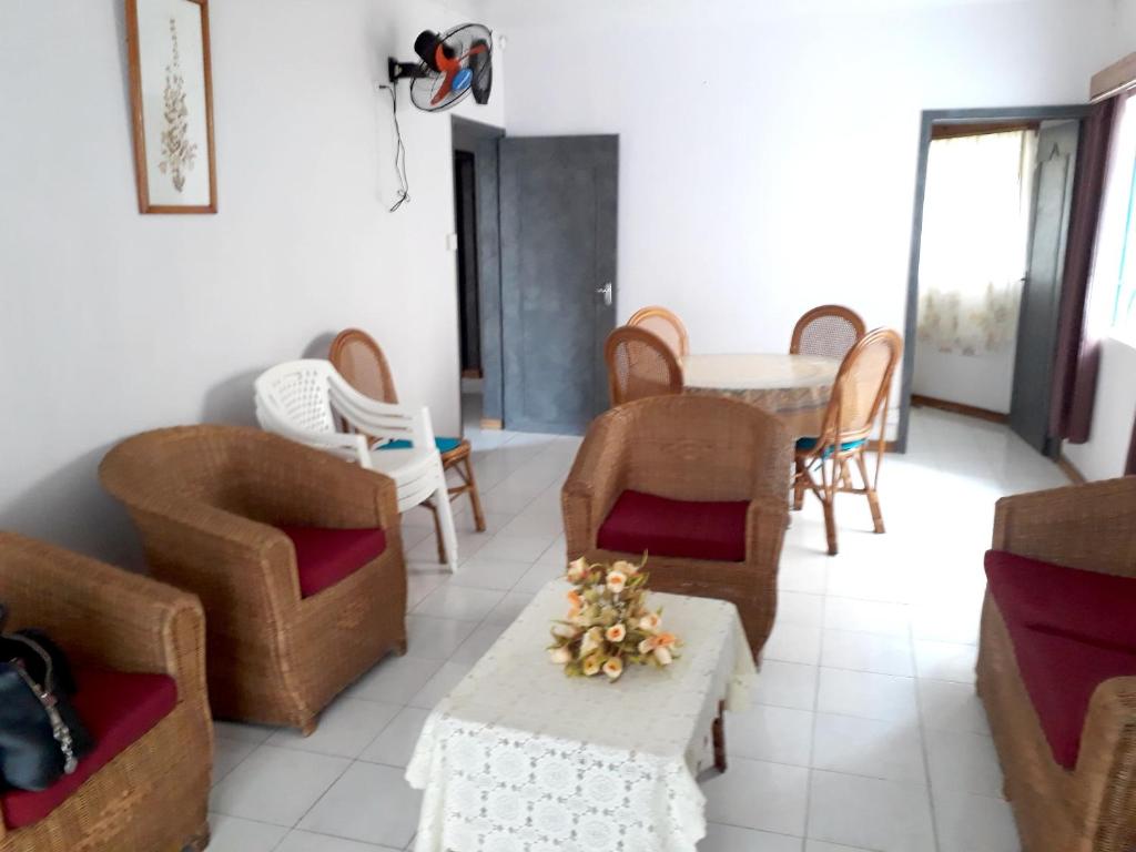 Seaview Apartment in Flic en Flac - 60 m² with Balcony, Flic-en-Flac