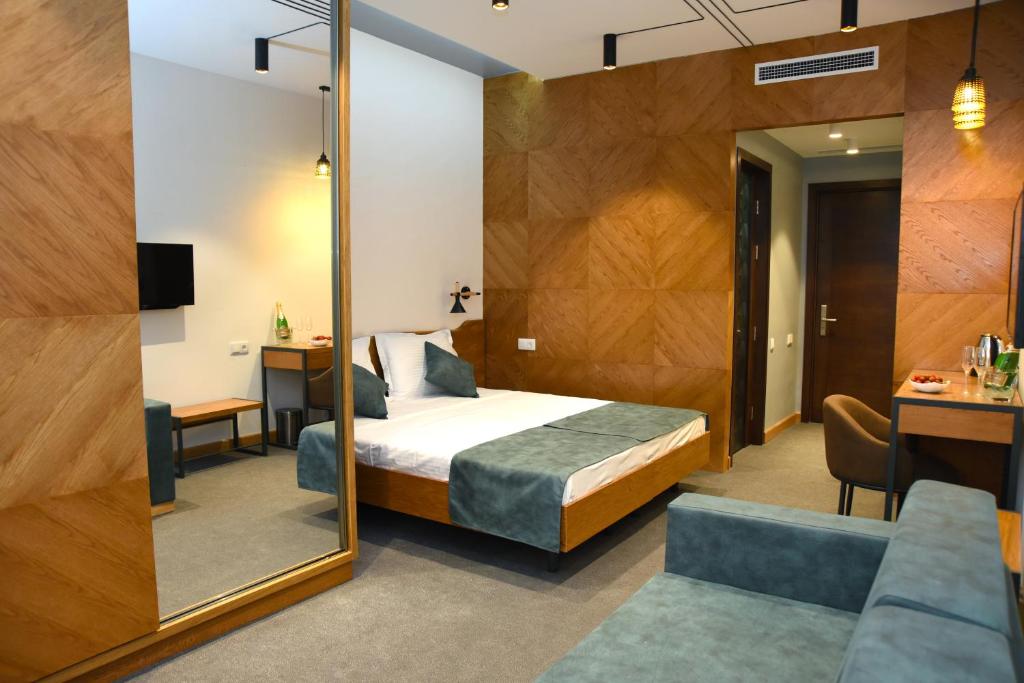 R&amp;R Hotel — Hotel in Yerevan