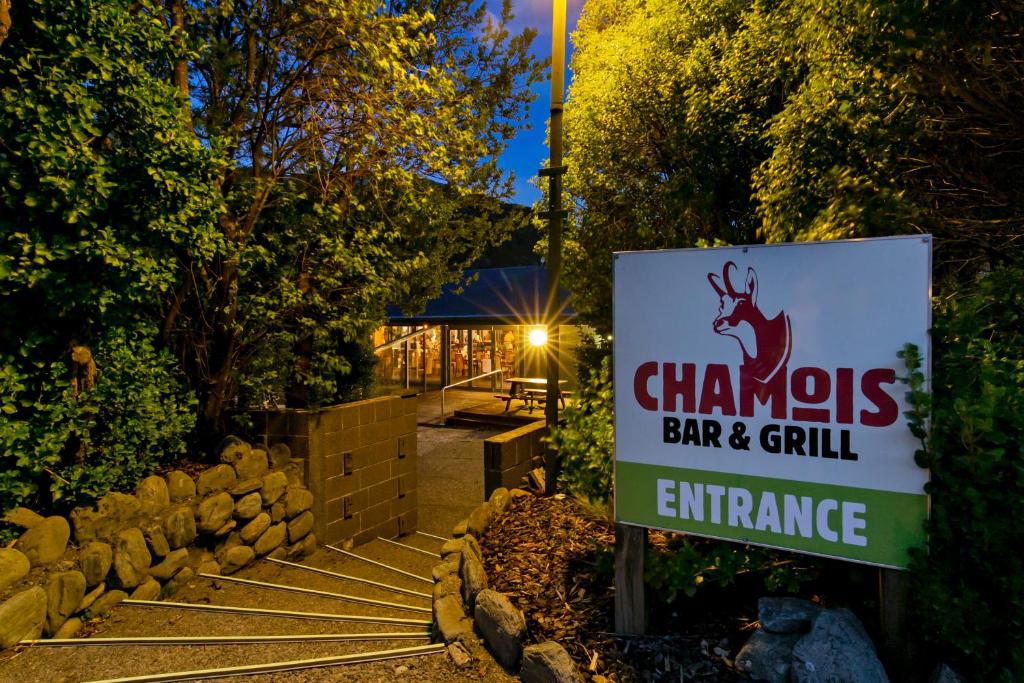 Restaurant, Mt Cook Lodge & Motels in Mount Cook