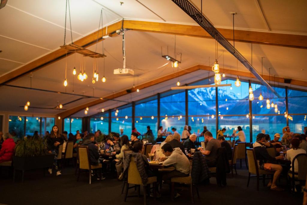 Restaurant, Mt Cook Lodge & Motels in Mount Cook