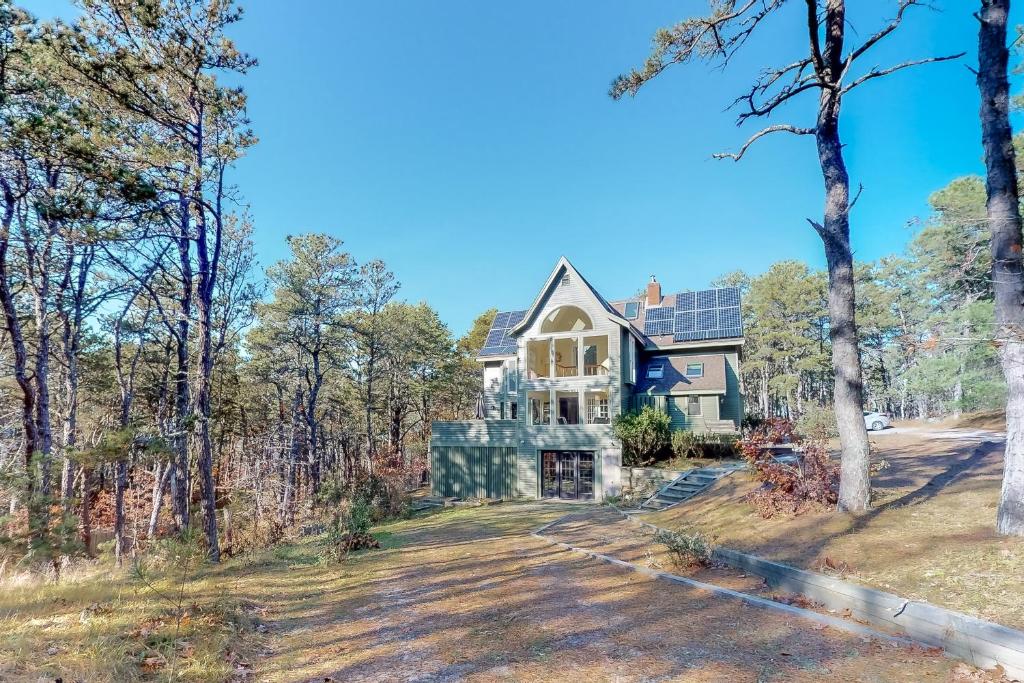 90 Lieutenant Island Rd Home Home in Wellfleet, MA reviews, prices