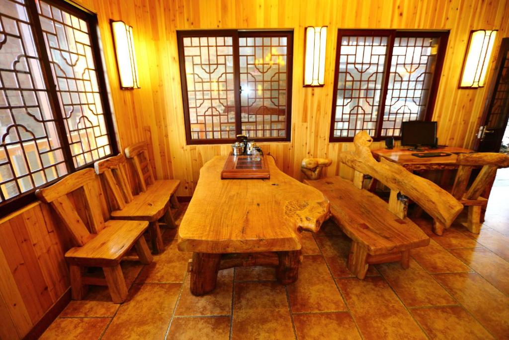 Bar/lounge, Longji Holiday Hotel in Guilin