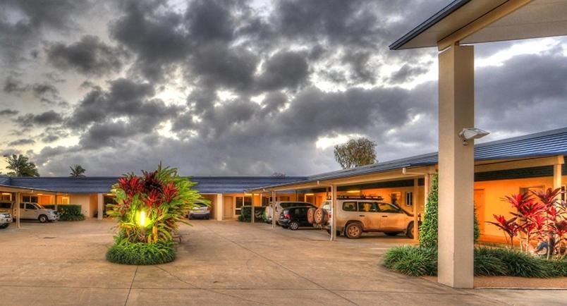 Tropixx Motel &amp; Restaurant — Hotel in Ingham