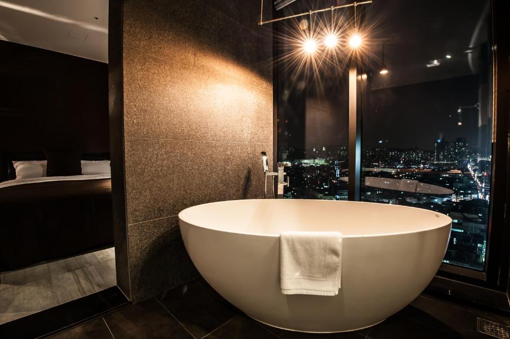 SR hotel Sadang