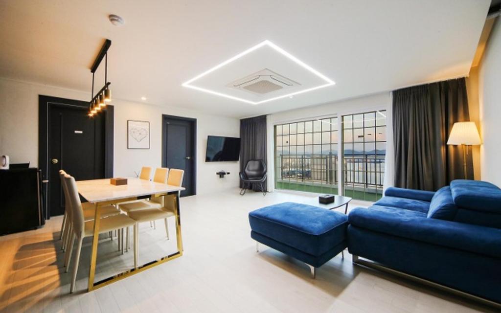 Hotel Pier48 photo