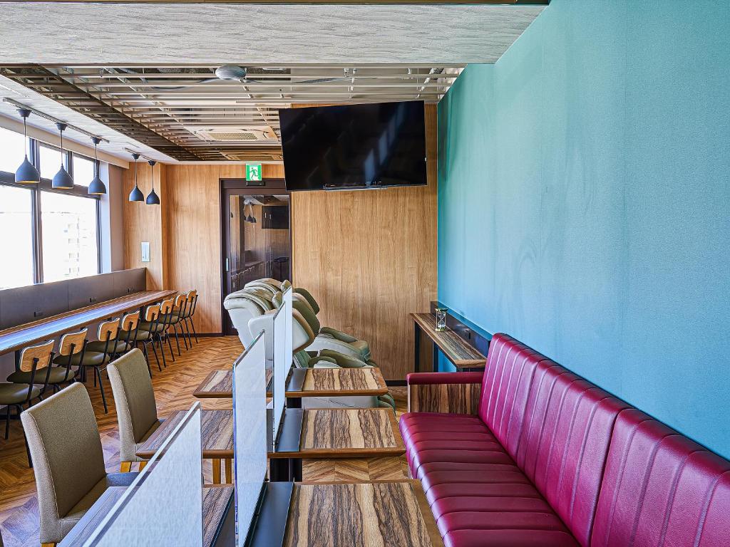 Shared lounge/TV area