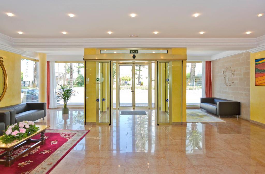Hotel Biniamar — Hotel building in Cala Millor, Balearic Islands