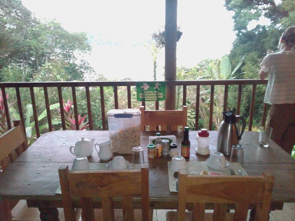 Food and beverages, LookOut DrakeBay in Drake Bay
