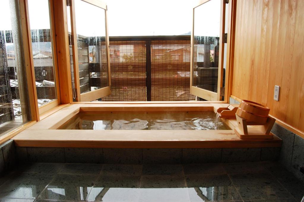 Hot spring bath