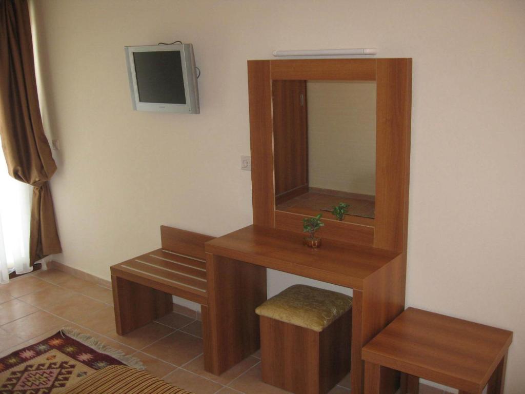 MG Moms Hotel photo