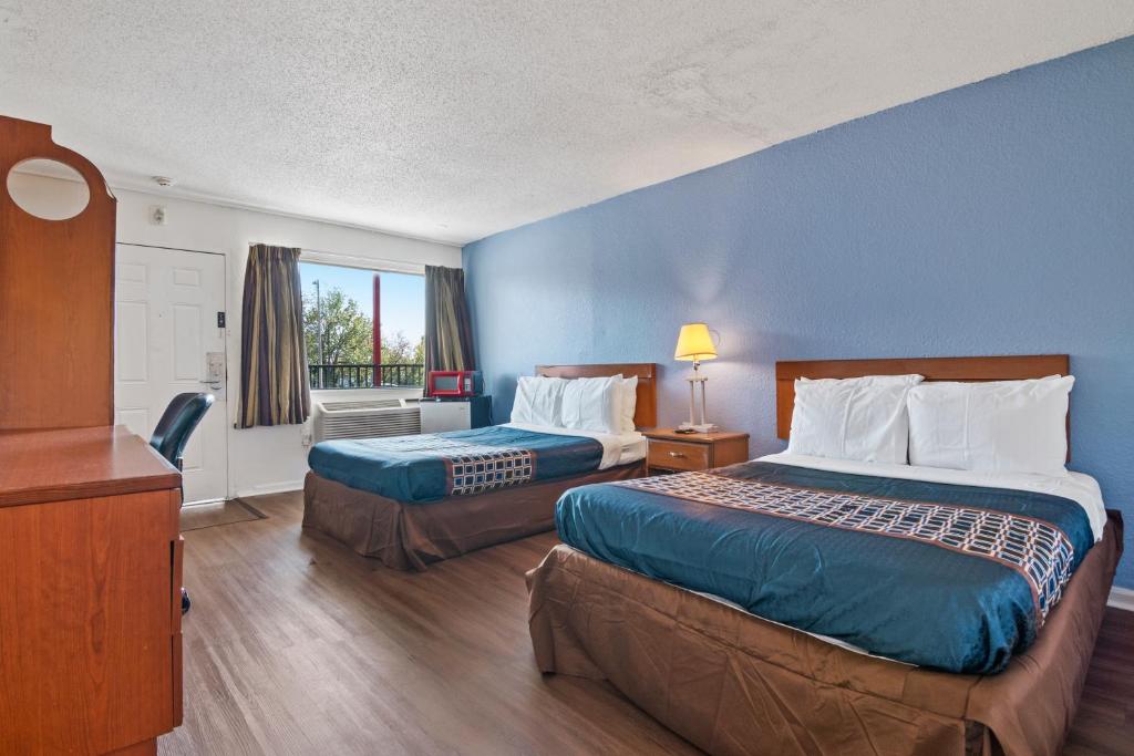 Economy Lodge Portsmouth photo