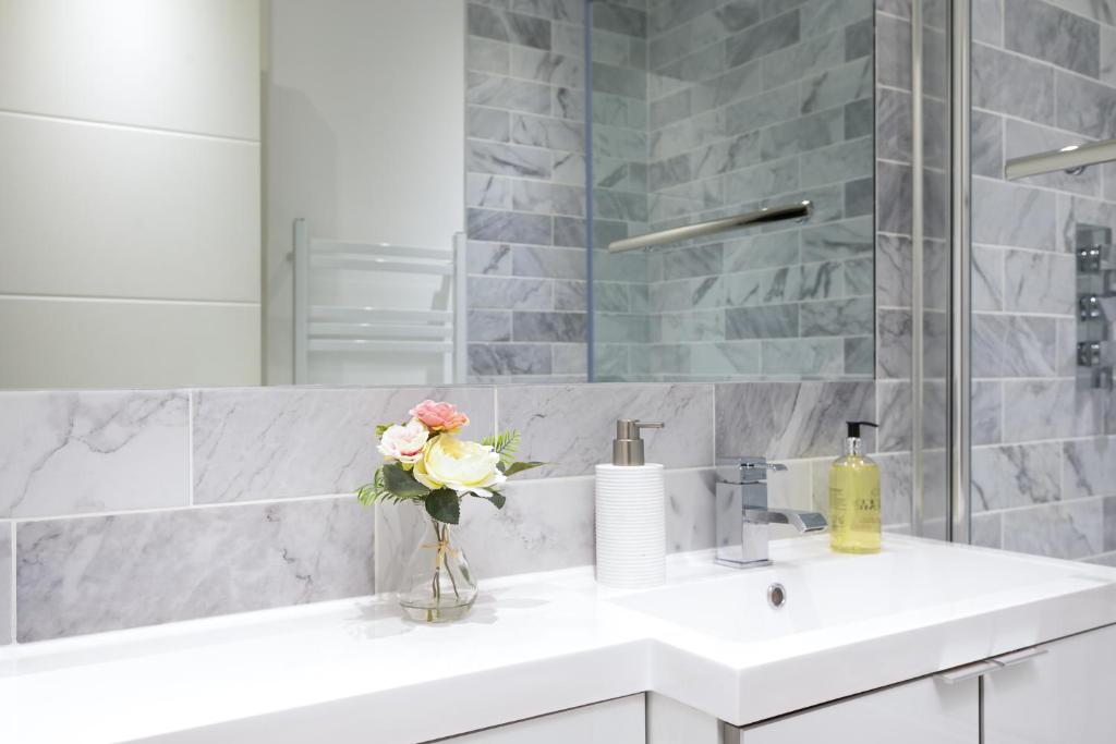 Reading Kings Road Lodge by Creatick Apartments photo