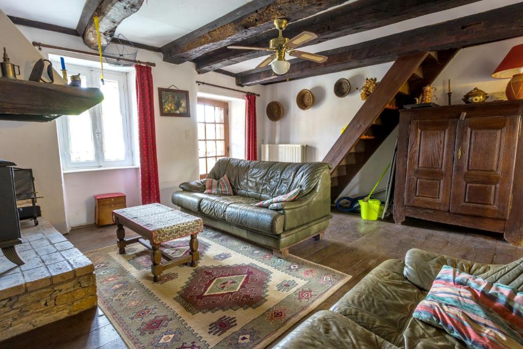 Maison de 3 chambres avec jardin clos et wifi a Cabanes — Hotel in Concots