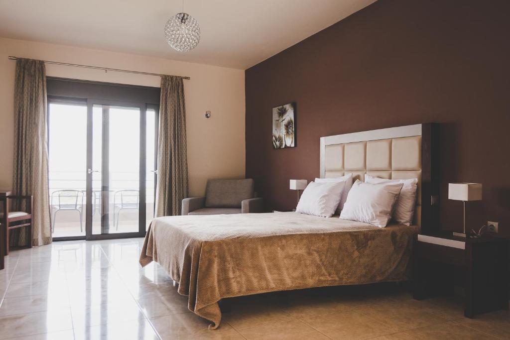Phaedra Suites photo
