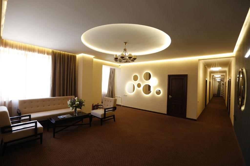 14 Floor Hotel photo
