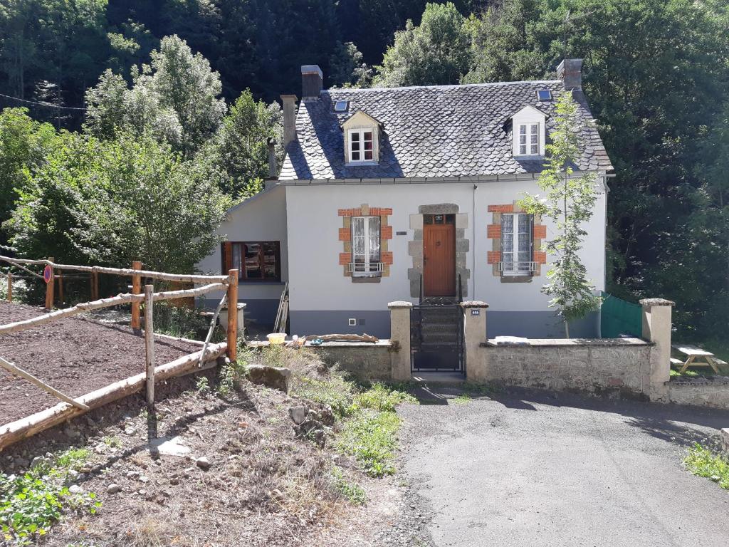 Location Vacances La Bourboule Office Du Tourisme Maison Chez Perrine et Nicolas, Maison de vacances La Bourboule