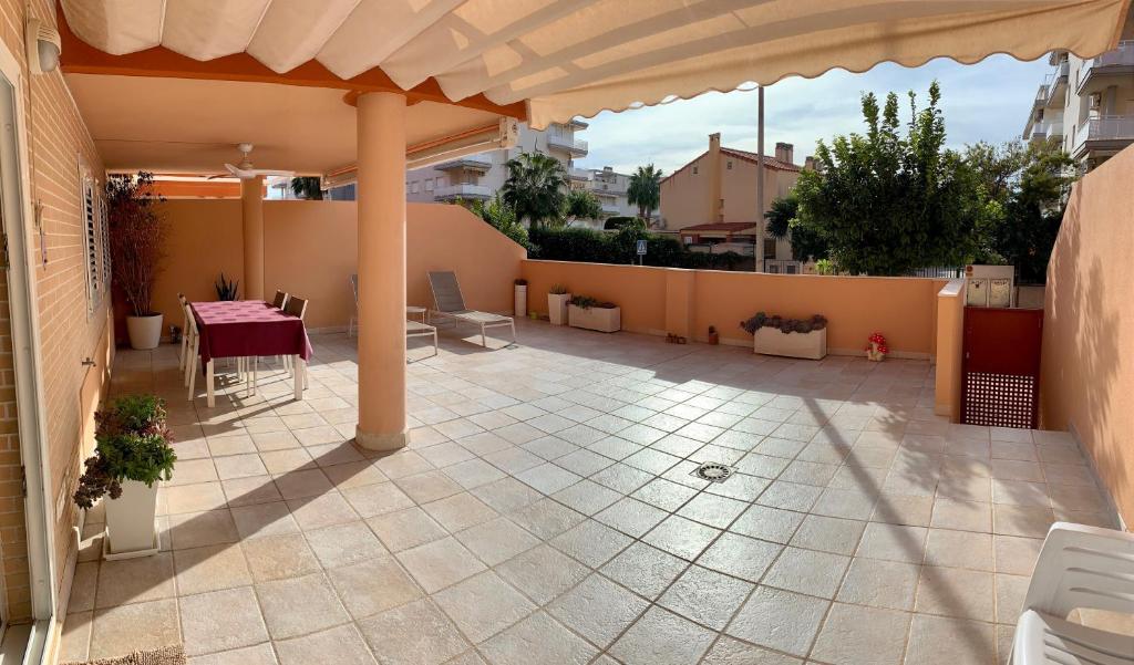 Apartamento Nuevo con Gran Terraza y Wifi en Canet - 2