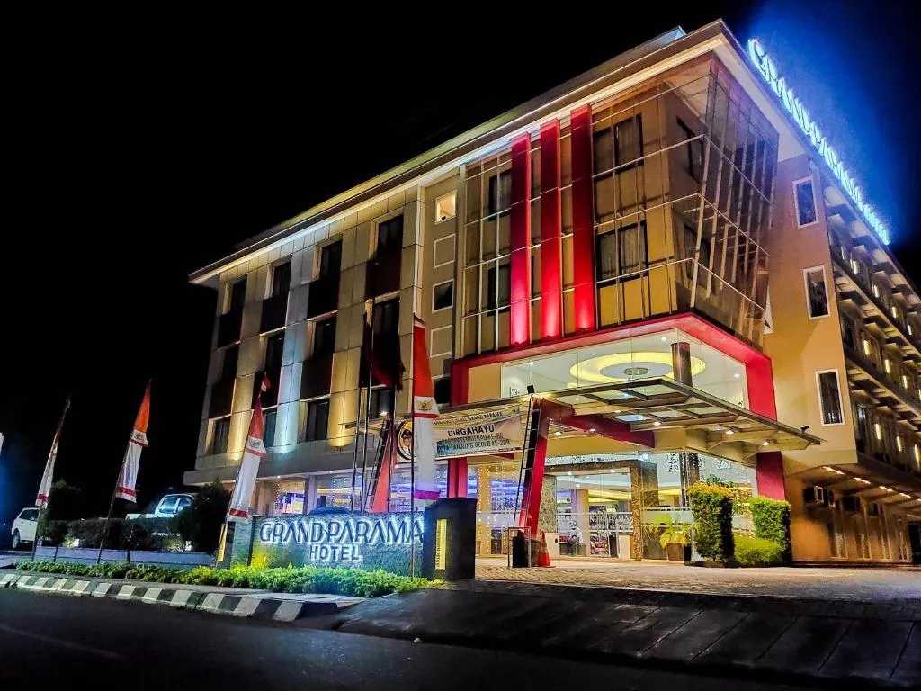 Grand Parama Hotel, hotel in Tanjungredep